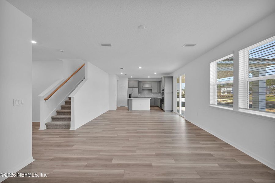 Spacious, unfurnished interior of a new home in Hyland Trail, Green Cove Springs (Image 27).