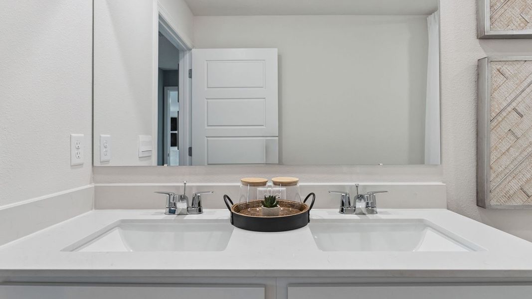 Close-up of interior finishes inside a home in Willowbrook South, Winter Haven (Image 18).