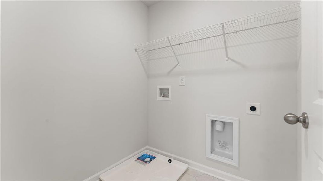 Spacious, unfurnished interior of a new home in The Reserve at Willow Oaks, Canton (Image 9).