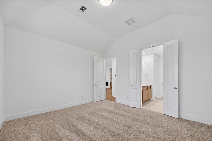 Spacious, unfurnished interior of a new home in Heritage Ranch, Sherman (Image 23).