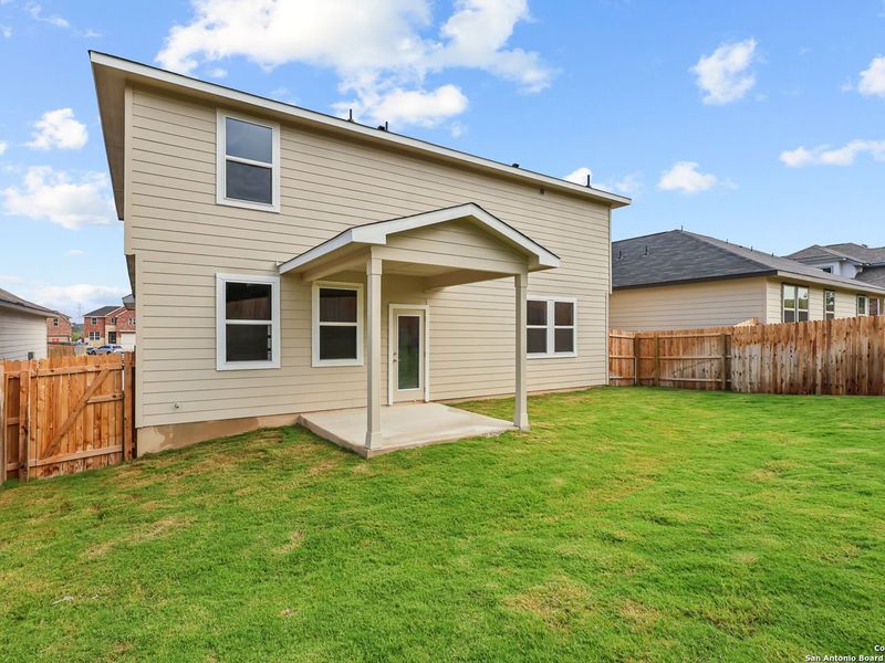 Exterior details and patio area of a home in Royal Crest, San Antonio (Image 3).
