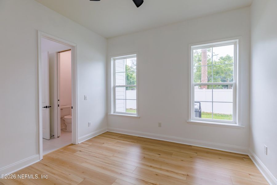 Spacious, unfurnished interior of a new home in , Jacksonville (Image 40).