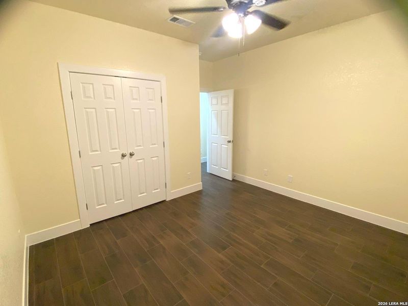 Spacious, unfurnished interior of a new home in , San Antonio (Image 18).