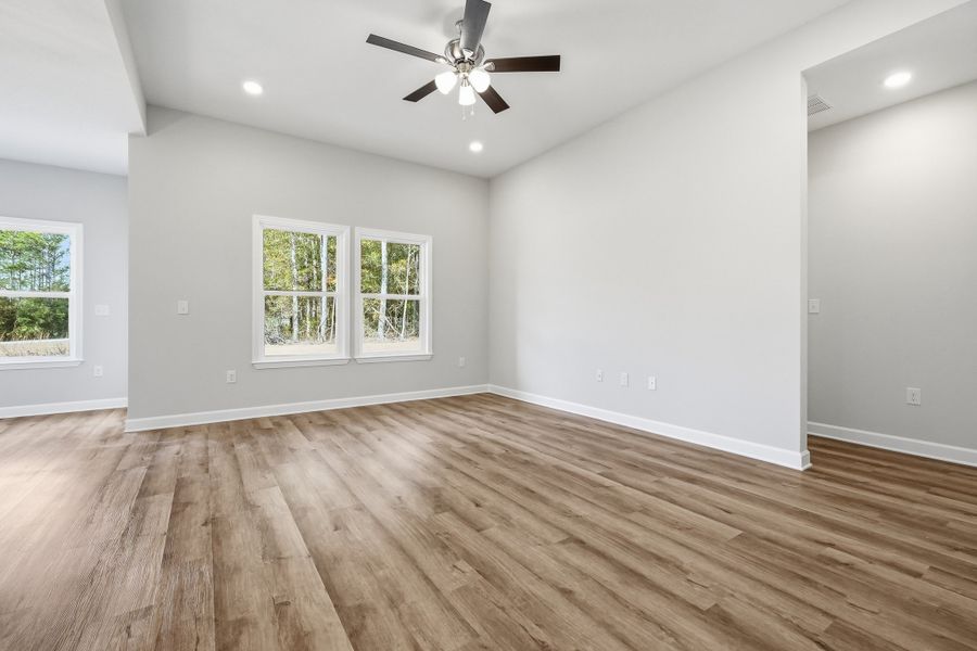 Spacious, unfurnished interior of a new home in Southern Charm, Crestview (Image 25).