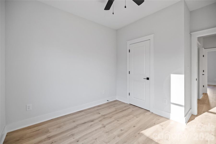 Spacious, unfurnished interior of a new home in , Dallas (Image 11).