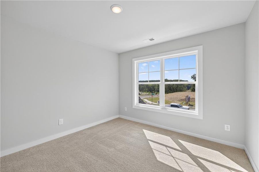 Spacious, unfurnished interior of a new home in , Gainesville (Image 18).