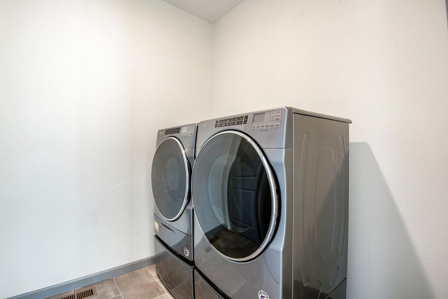 Representative interior finishes for a home built from the C by Tri Pointe Homes in Westside Crossing, Berthoud (Image 14).