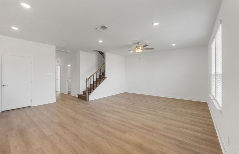 Spacious, unfurnished interior of a new home in Patterson Ranch, Georgetown (Image 17).