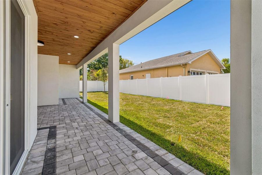 Exterior details and patio area of a home in , Tampa (Image 3).