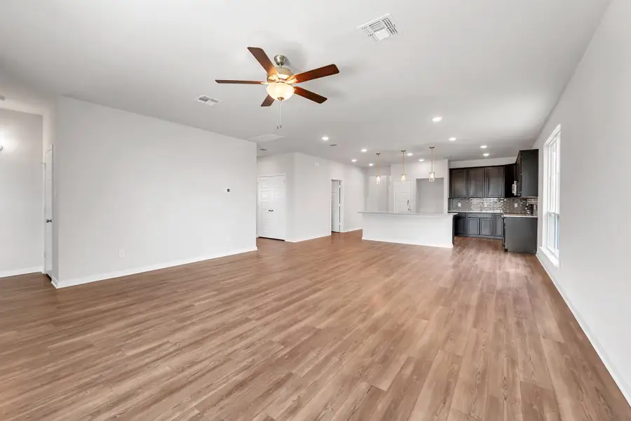 Representative unfurnished interior of a home built from the The 1818 by Stylecraft Builders in South Pointe, Temple (Image 13).