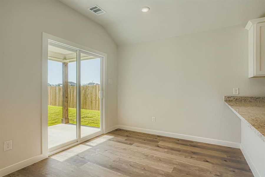 Spacious, unfurnished interior of a new home in Middlefield Village, Dallas (Image 15). Spacious, unfurnished interior of a new home in Middlefield Village, Dallas (Image 15).
