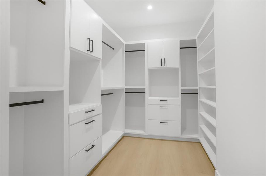 Furnished interior view inside a new home in , Dallas (Image 9).