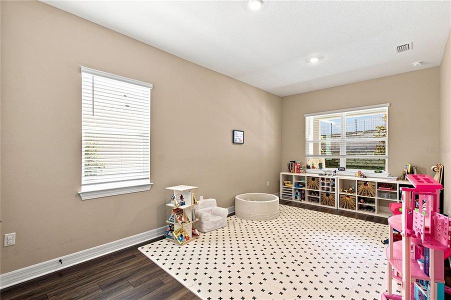Furnished interior view inside a new home in , Winter Garden (Image 52).