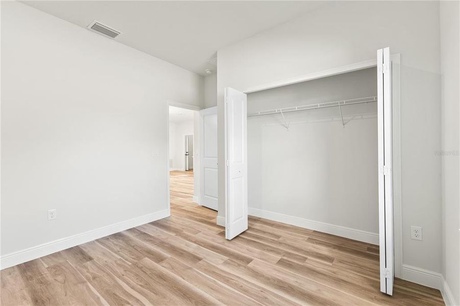 Spacious, unfurnished interior of a new home in , Ocala (Image 15).