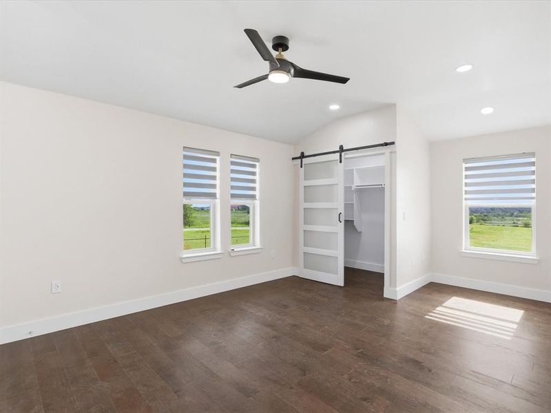 Spacious, unfurnished interior of a new home in , Krum (Image 26).
