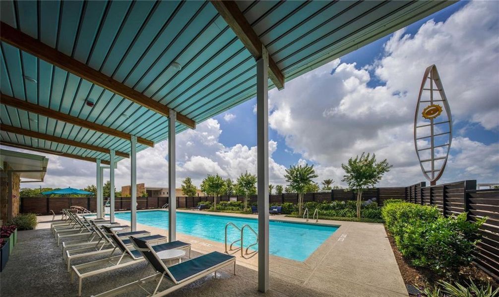 Community amenities in Meridiana, Manvel (Image 24).