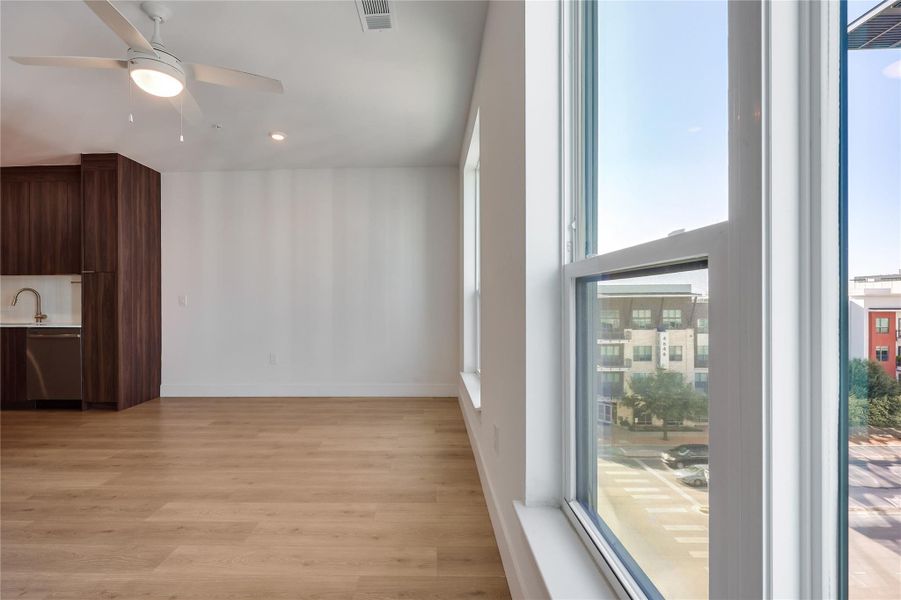 Spacious, unfurnished interior of a new home in , Austin (Image 12).