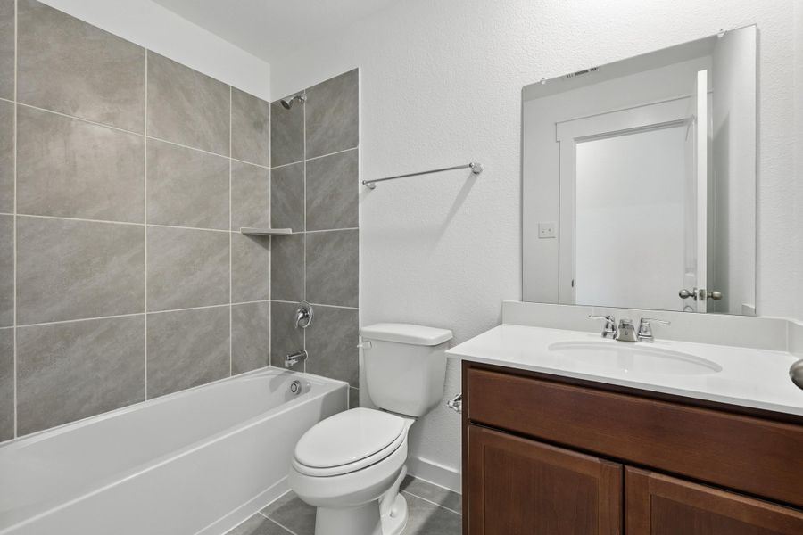 Representative furnished interior of a home built from the Landmark Series - Blanton by Brightland Homes in Still Water Lake Estates, Godley (Image 37). Representative furnished interior of a home built from the Landmark Series - Blanton by Brightland Homes in Still Water Lake Estates, Godley (Image 37).