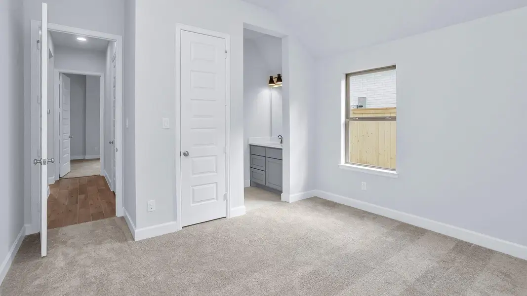 Spacious, unfurnished interior of a new home in Kresston, Montgomery (Image 10).