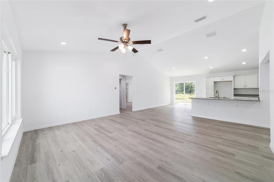 Spacious, unfurnished interior of a new home in , Silver Springs (Image 32).