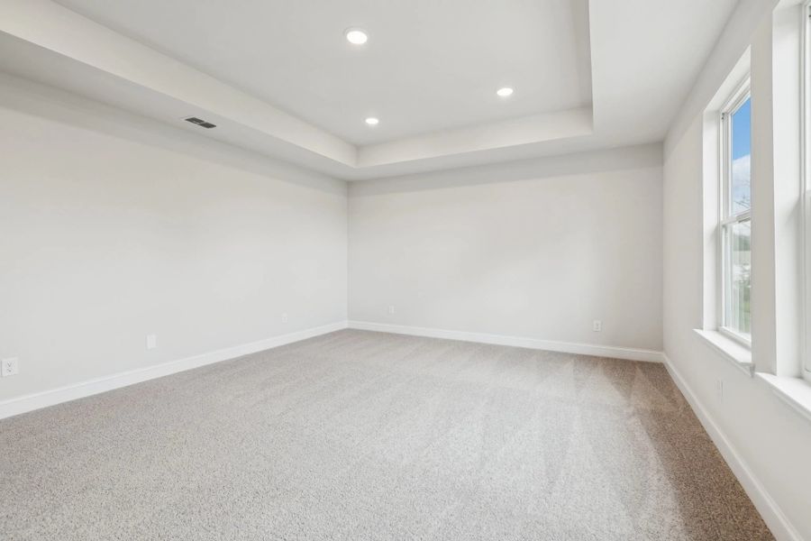 Spacious, unfurnished interior of a new home in Cades Bluff, Lebanon (Image 27).