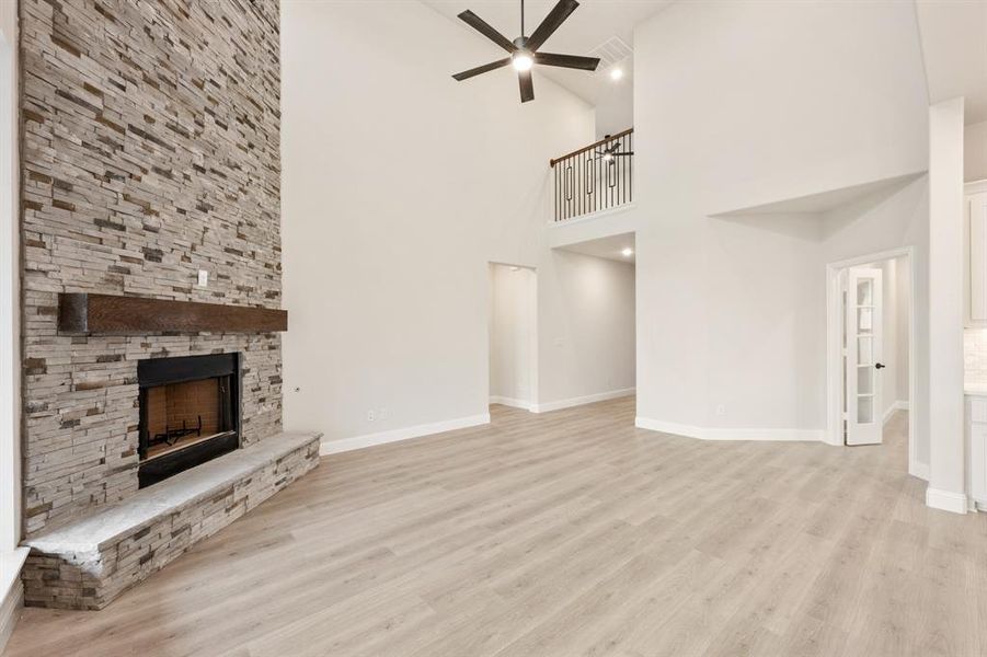 Spacious, unfurnished interior of a new home in Villages of Hurricane Creek, Anna (Image 18).