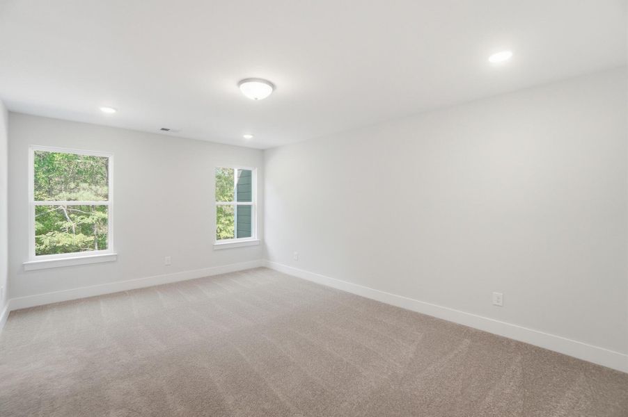 Spacious, unfurnished interior of a new home in Blythe Mill Townhomes, Waxhaw (Image 21).
