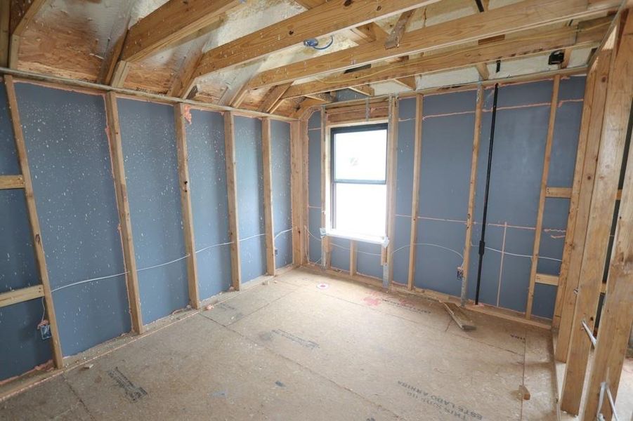 Spacious, unfurnished interior of a new home in Austin Point, Richmond (Image 5).