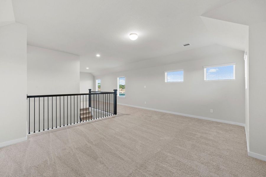 Spacious, unfurnished interior of a new home in Briarwood Crossing, Rosenberg (Image 29).