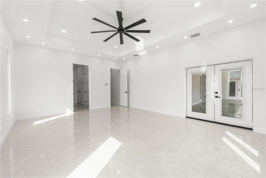 Spacious, unfurnished interior of a new home in , Ocala (Image 17).