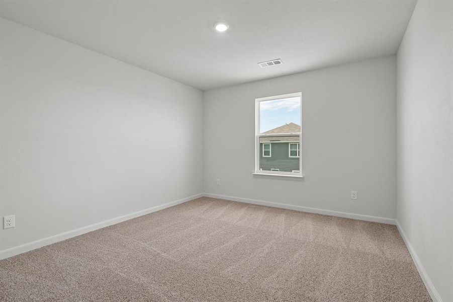 Spacious, unfurnished interior of a new home in Logan Square, Fort Worth (Image 10).