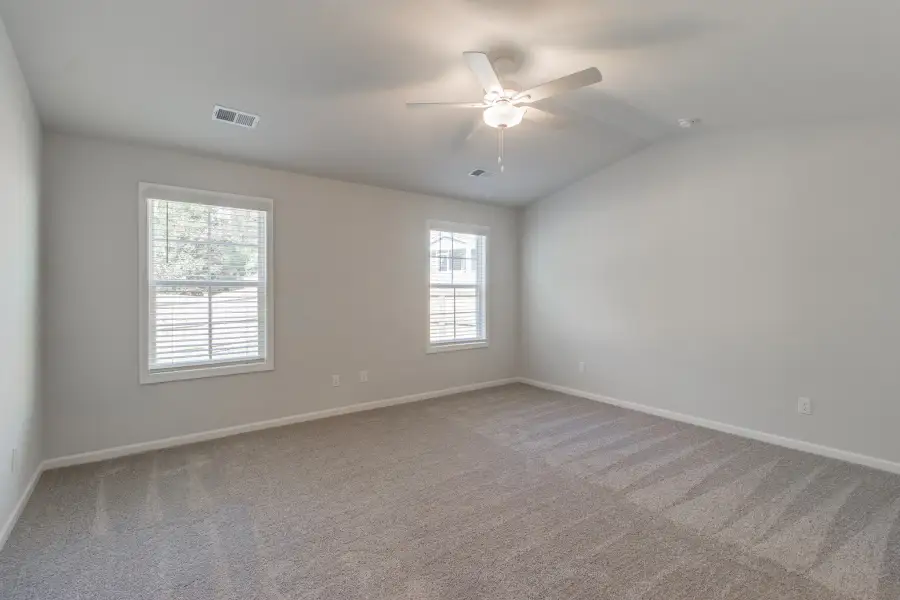 Spacious, unfurnished interior of a new home in Killians Crossing, Blythewood (Image 25).