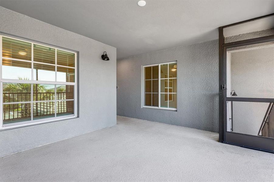 Exterior details and patio area of a home in , Venice (Image 25).
