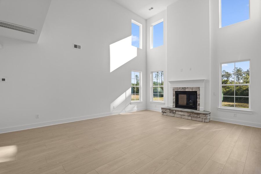 Spacious, unfurnished interior of a new home in Hancock Farms, Aiken (Image 35).