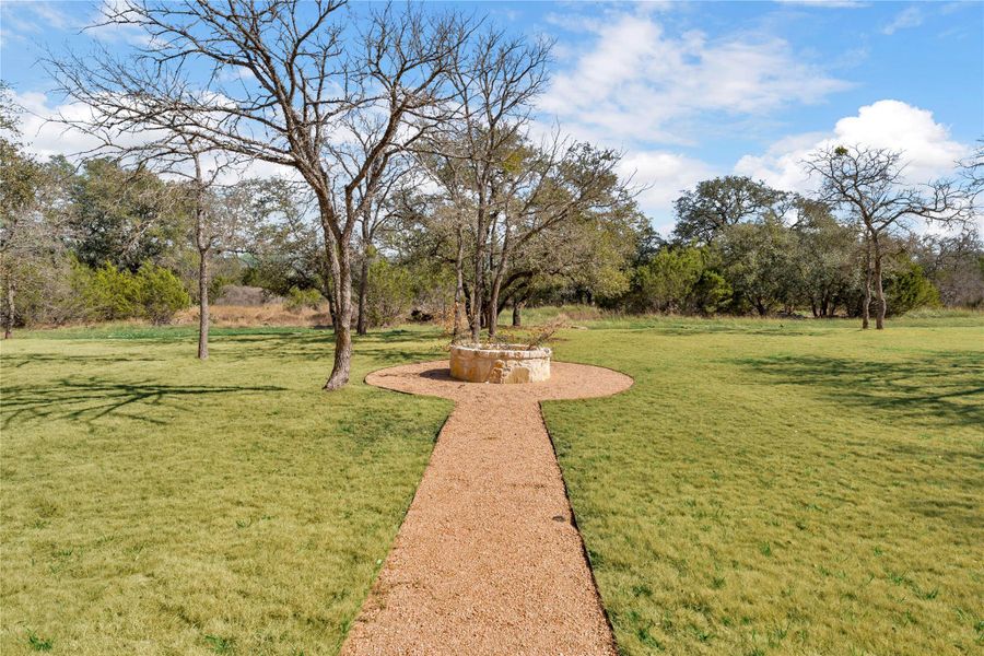Natural landscape and outdoor views near in Burnet (Image 38). Natural landscape and outdoor views near in Burnet (Image 38).
