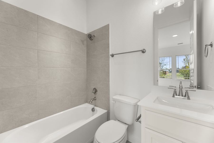 Representative furnished interior of a home built from the Del Rio by Windsor Homes in Anna Town Square, Anna (Image 14).