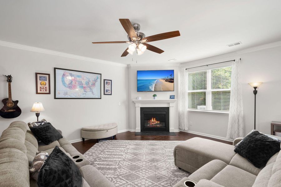 Furnished interior view inside a new home in The Ponds, Summerville (Image 37). Furnished interior view inside a new home in The Ponds, Summerville (Image 37).