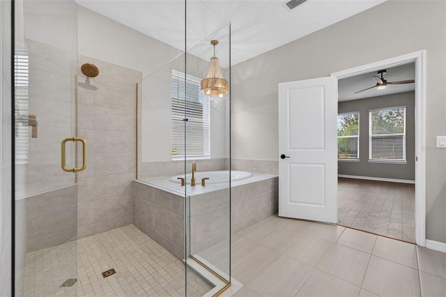 Furnished interior view inside a new home in , Bradenton (Image 41).