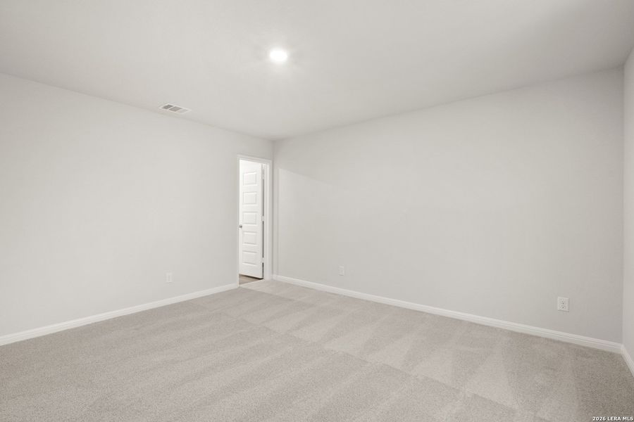 Spacious, unfurnished interior of a new home in Applewhite Meadows, San Antonio (Image 11).