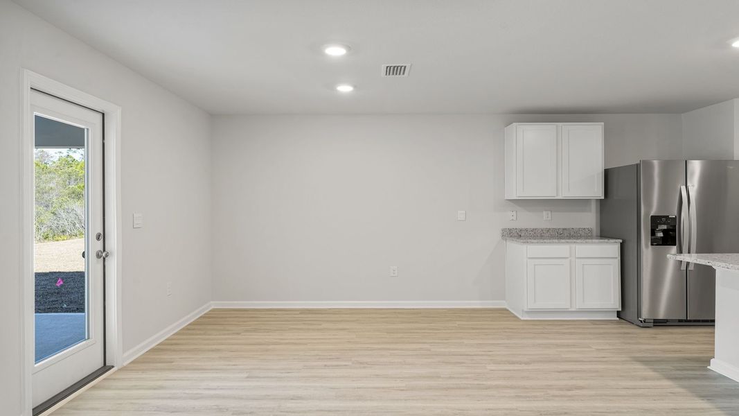 Spacious, unfurnished interior of a new home in Palmetto Bluff, Port Saint Joe (Image 25).
