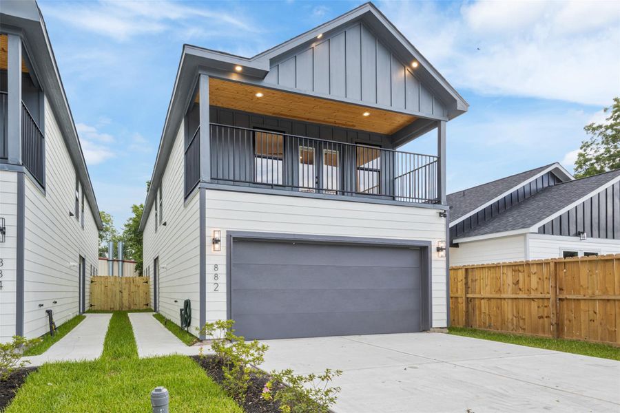 Front exterior of a new home in , Houston, TX, highlighting curb appeal (Image 1). Front exterior of a new home in , Houston, TX, highlighting curb appeal (Image 1).