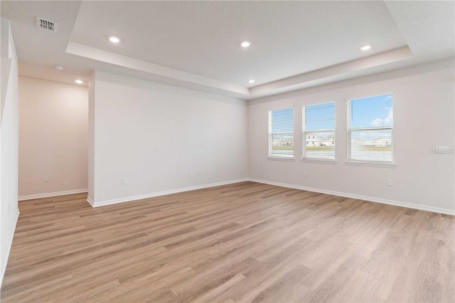 Spacious, unfurnished interior of a new home in Solera at Lakewood Ranch, Bradenton (Image 18).