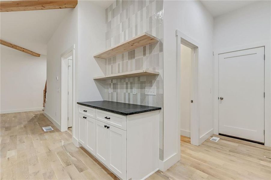 Furnished interior view inside a new home in , Waleska (Image 8).