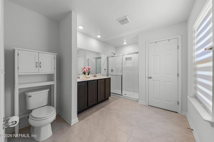 Furnished interior view inside a new home in Copper Ridge, Jacksonville (Image 11).