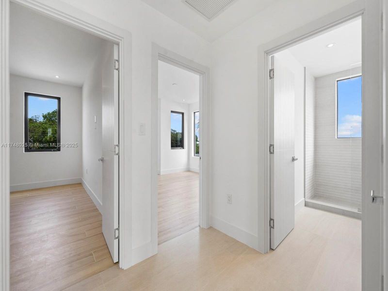 Image 34 of a home in .