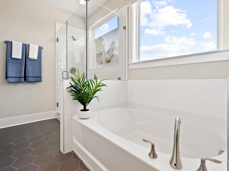 Close-up of interior finishes inside a home in , Ravenel (Image 17).