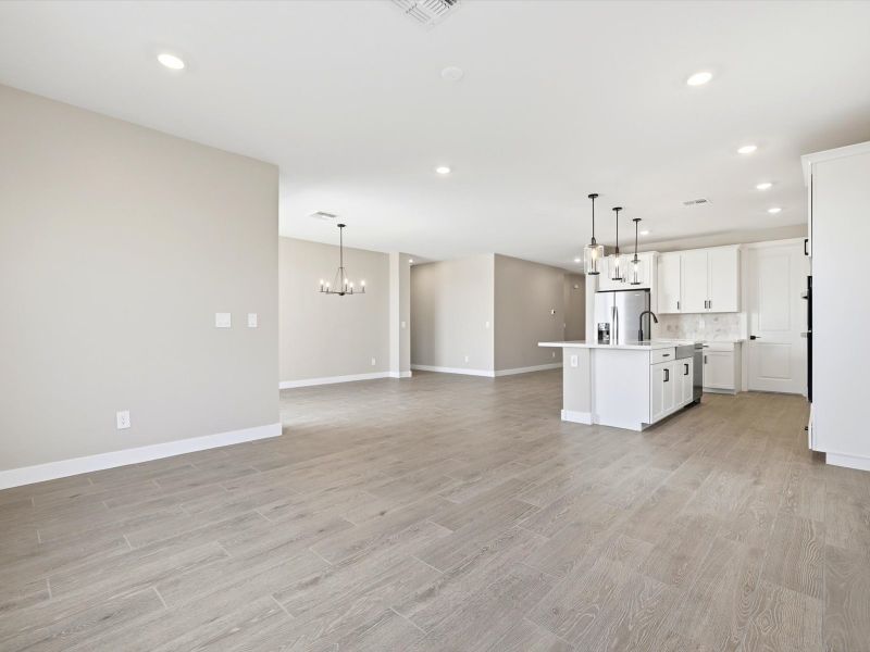 Spacious, unfurnished interior of a new home in Abel Ranch Reserve Series, Goodyear (Image 12).