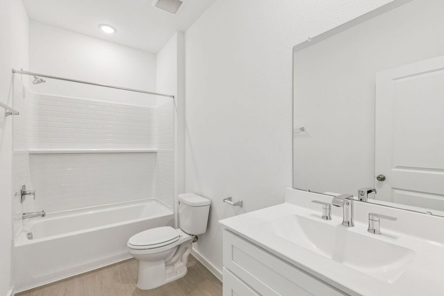 Furnished interior view inside a new home in River Ranch, Dayton (Image 15).