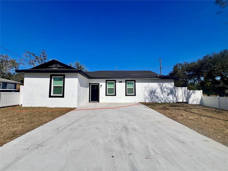 Exterior details and patio area of a home in , Tampa (Image 36).