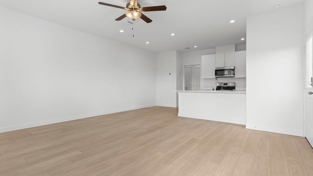 Spacious, unfurnished interior of a new home in Lexington Village, Missouri City (Image 24). Spacious, unfurnished interior of a new home in Lexington Village, Missouri City (Image 24).